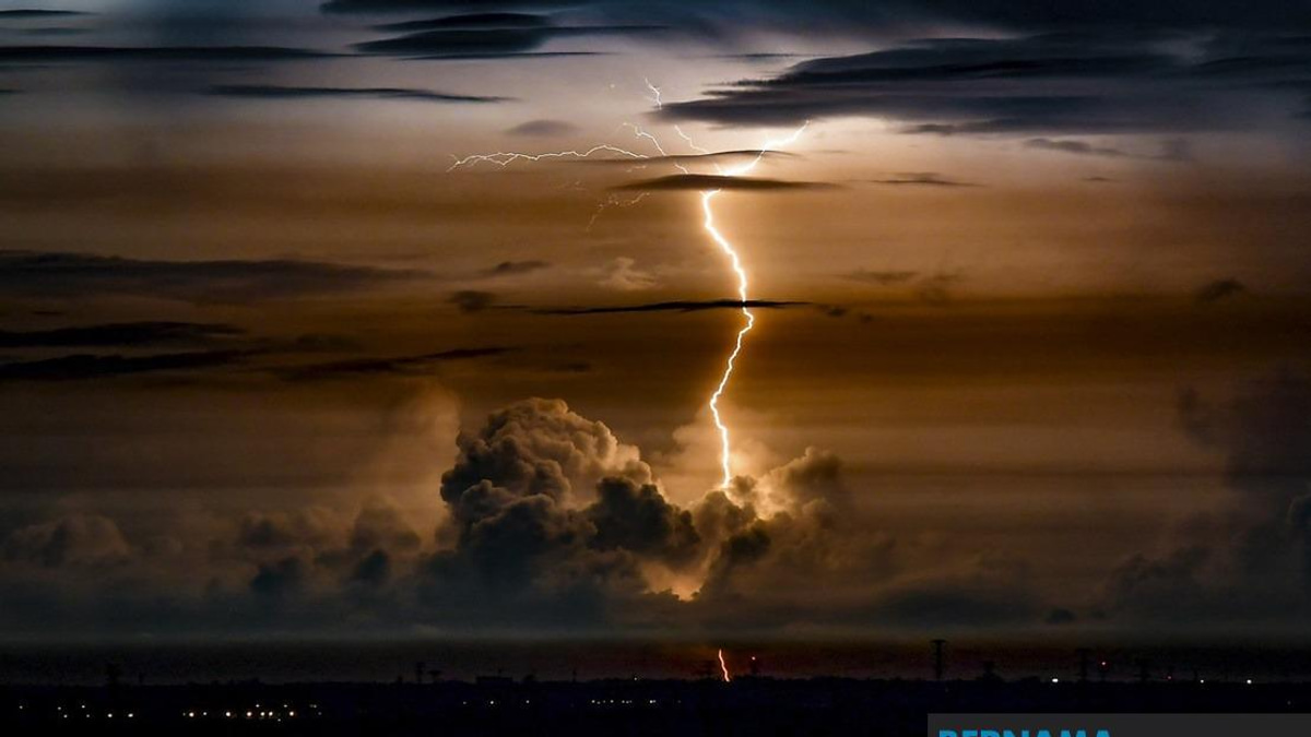 Thunderstorm and Heavy Rain Alert Issued for 10 States and Kuala Lumpur Until Evening