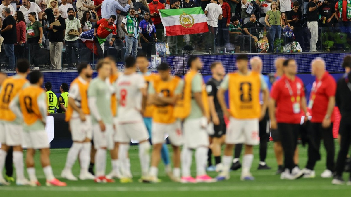 Iran Coach Alleges World Cup Team Forced to Abandon US Base Days Into Tournament