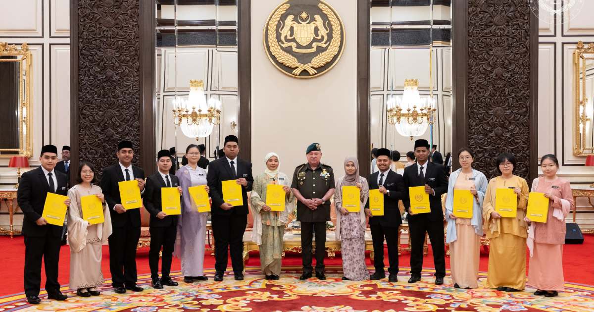 Fourteen Malaysians Honoured with Yang di-Pertuan Agong Scholarship