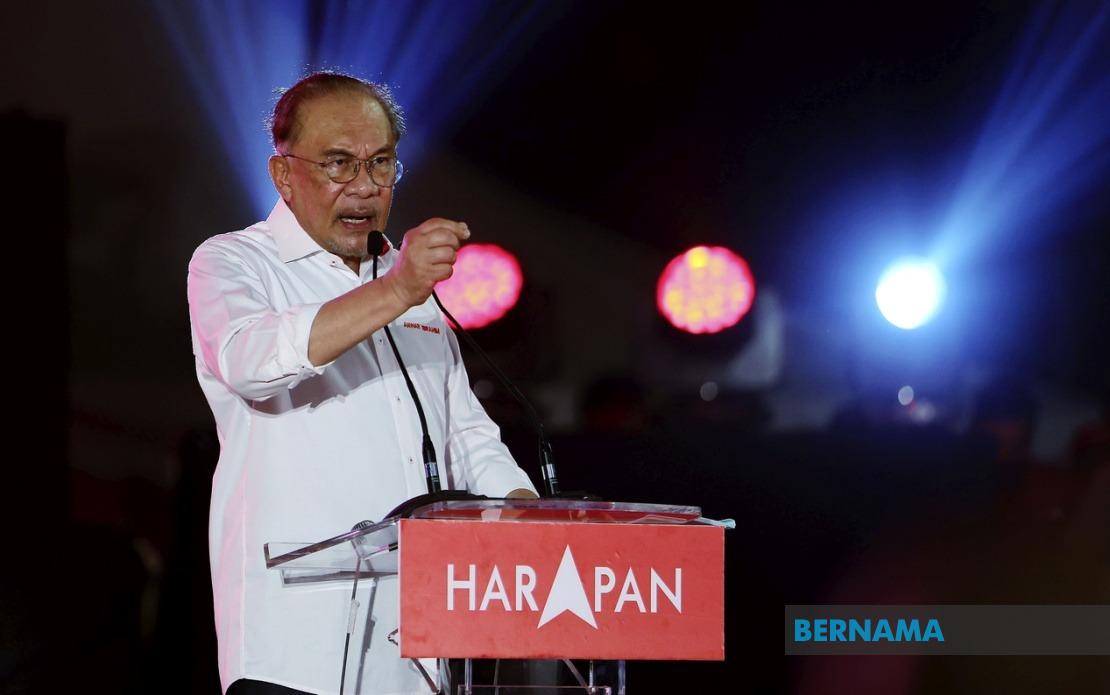 PM Anwar Urges Restraint on Royalty and Constitution Issues in Negeri Sembilan Campaign