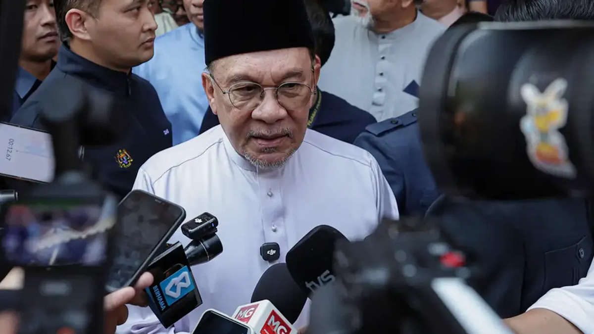 Anwar Says Strong Survey Ratings Drive Government to Raise Standards