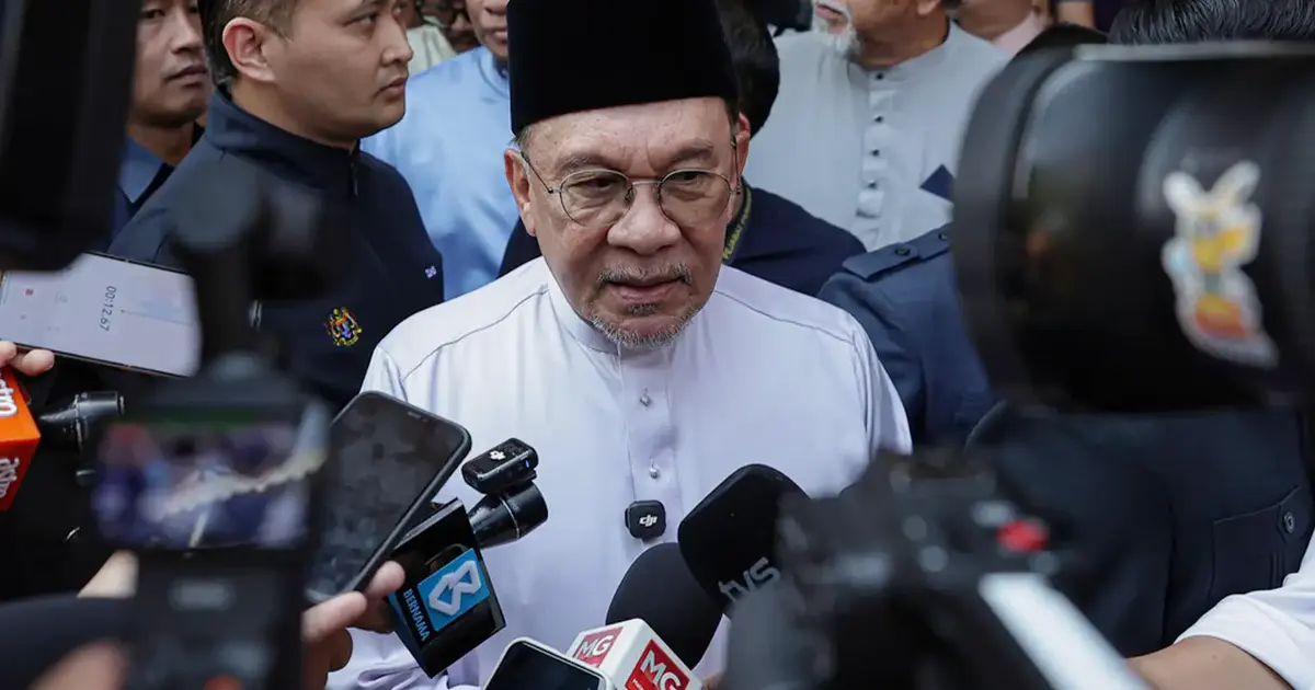 Anwar Says Strong Survey Ratings Drive Government to Raise Standards
