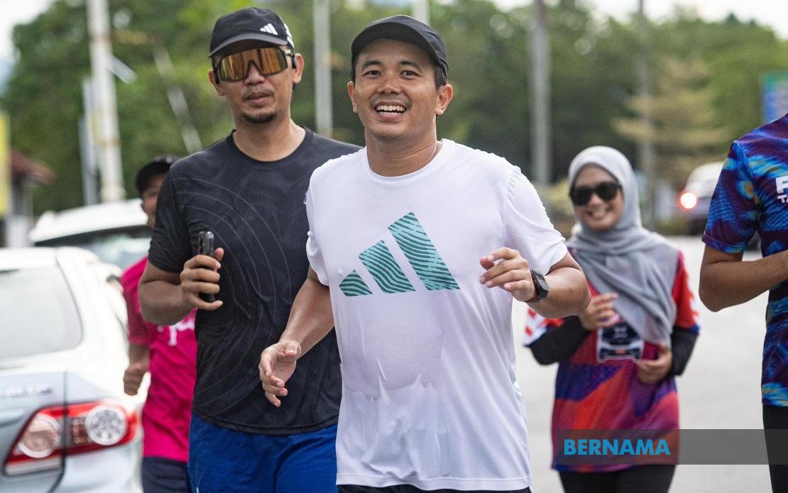 Animal Welfare Advocate Pushes Through Injury to Complete First Stage of 290km Parliamentary Run