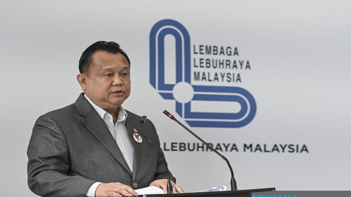 RM25.2 Million Solar LED Initiative Targets 32 Accident-Prone Highway Sections
