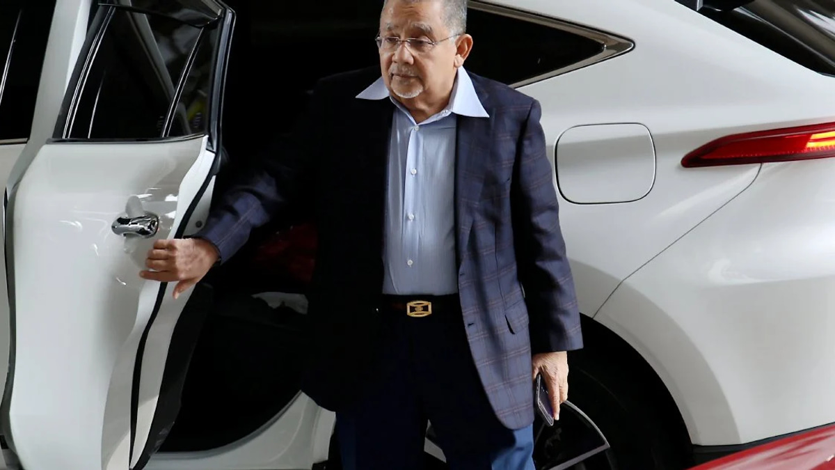 Federal Court Upholds Conviction: Isa Samad to Serve Sentence for Corruption