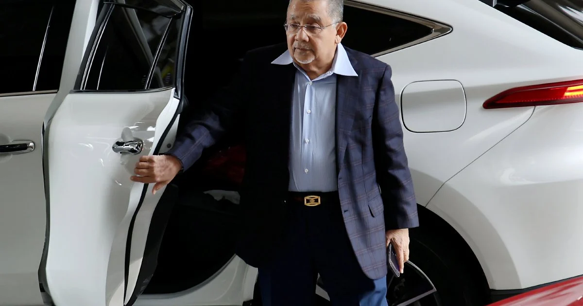 Federal Court Upholds Conviction: Isa Samad to Serve Sentence for Corruption