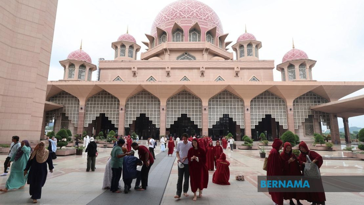 Putra Mosque Prepares for Grand National Maal Hijrah Celebration with 5,000 Guests